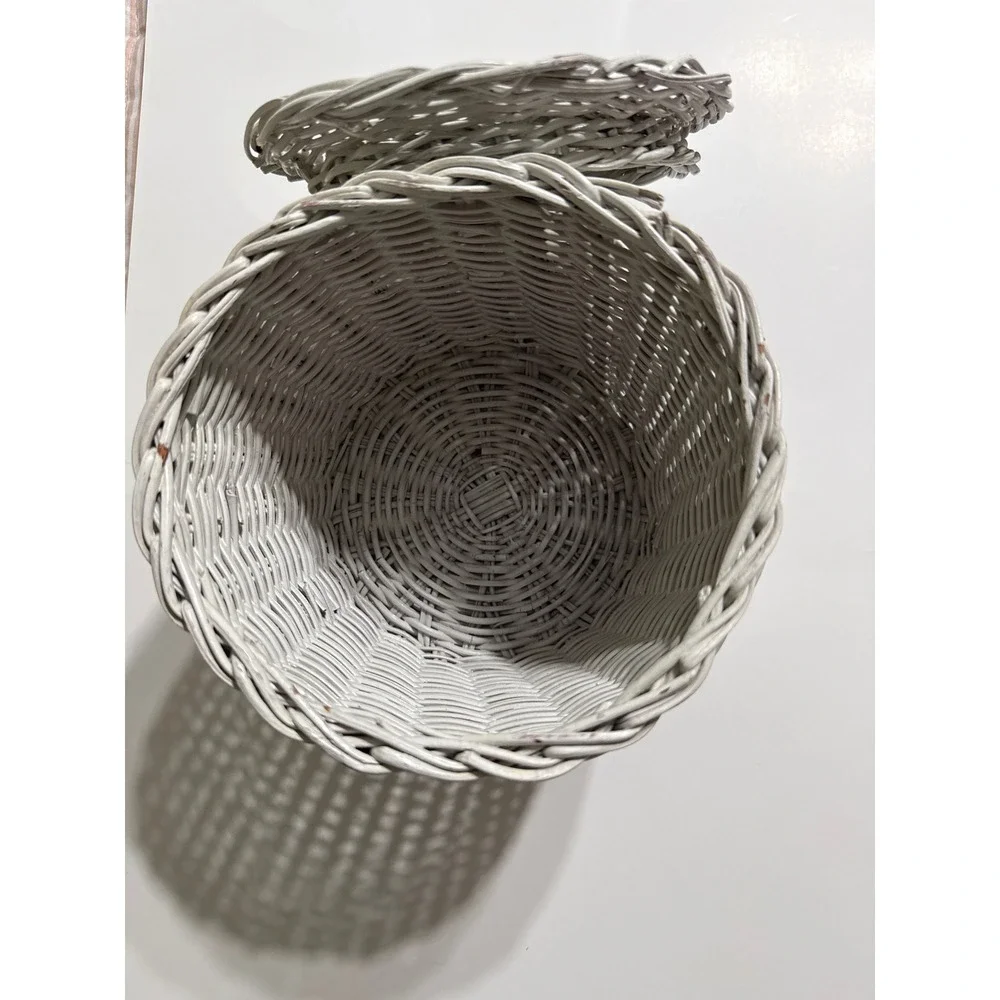 Vintage White Woven Wicker Round Storage Basket with Lid Small Decorative Bin